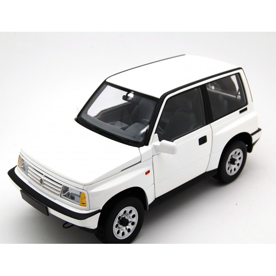 Suzuki Vitara/Escudo LHD Bianco 1:18
