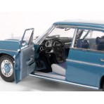 Mercedes-Benz  Strich 8 Saloon 1968 Light Blue 1:18 