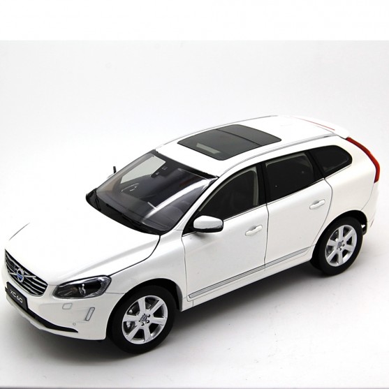Volvo XC 60 2015 Crystal White Pearl 1:18
