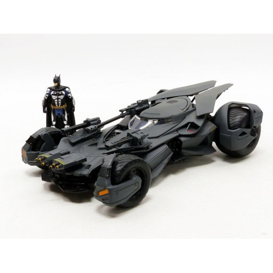 Batmobile 2017 with Batman Figure 1:24