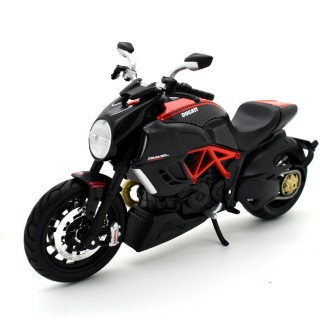 Ducati Diavel Carbon 1:12
