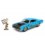 Plymouth 1970 Road Runner with Wile E. Coyote Figure Looney Toons 1:24