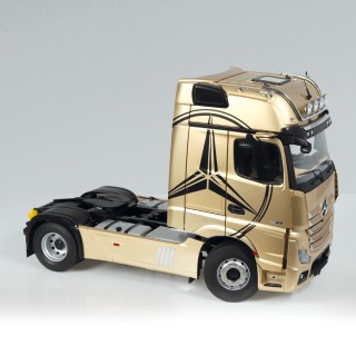 Mercedes-Benz Actros Gigaspace 4x2 champagne 1:18