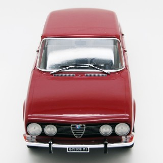 Alfa Romeo 1750 Berlina 1968 Prugna 1:18