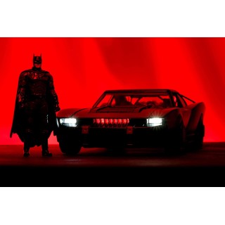 Batmobile 2022 with Batman Figure 1:18