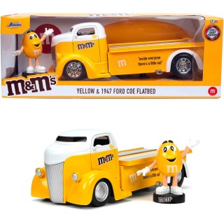 Ford COE Flatbed 1947 with M&M's Yellow figure 1:24