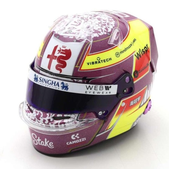 Guanyu Zhou Casco Bell Helmet F1 2023 Alfa Romeo Racing Team 1:5