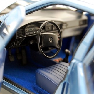 Mercedes-Benz 190 E (W201) 1982 Light Blue Metallic 1:18