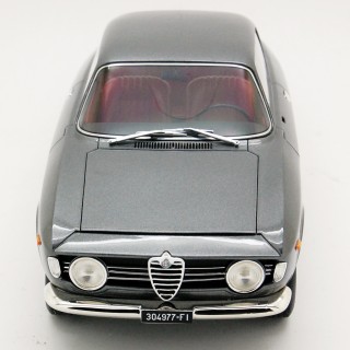 Alfa Romeo Giulia Sprint GT 1600 Veloce 1965 Grigio - Interni Red 1:18