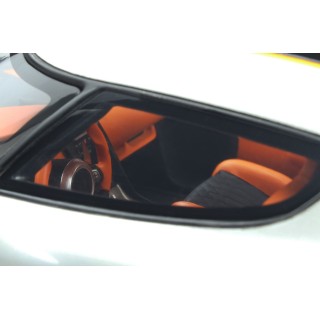 Koenigsegg Regera 2018 Crystal white 1:18