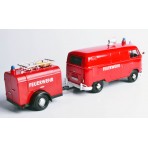 Volkswagen T2 van "Feuerwehr set" Red con rimorchio 1:24