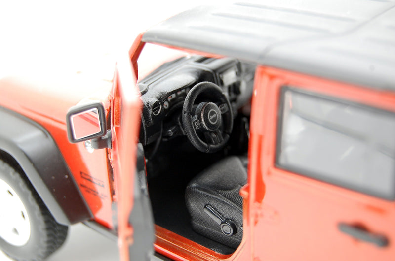 Jeep Wrangler Unlimited Sport 2015 Metallic Orange 1:24 - 10550
