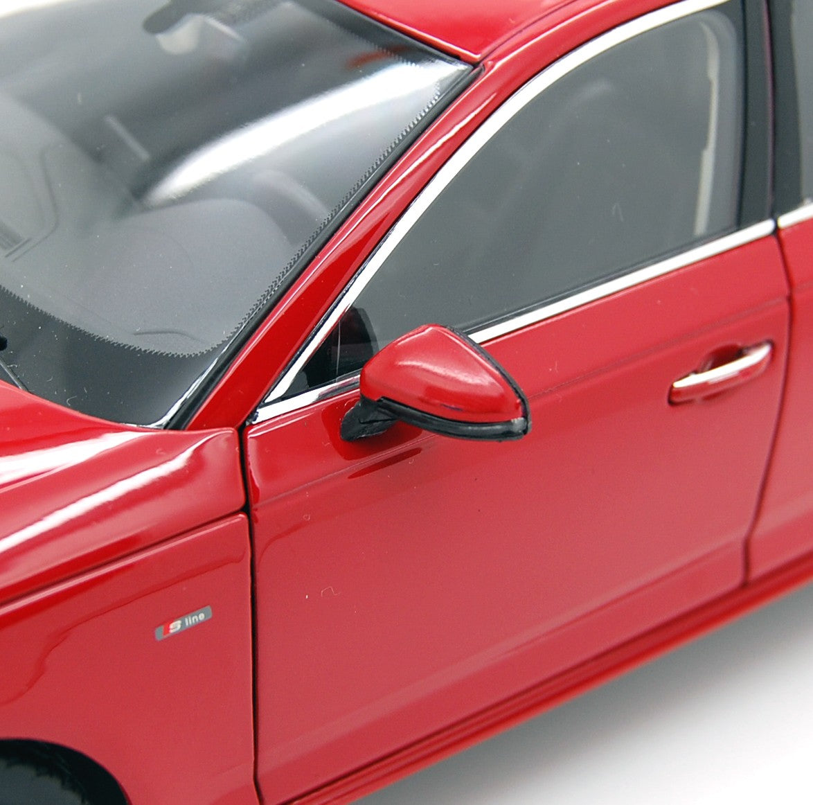 Audi A4L 45 TFSI quattro 2017 Rosso 1:18 - 11341