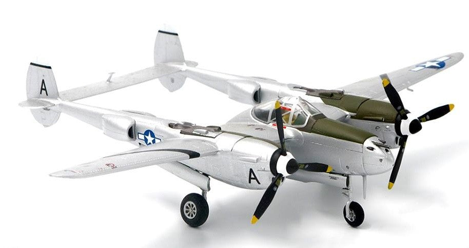 Lockheed P38L USAAF Lt. LV Bellusci, US Army Air Force 36th FS 8th FG Pacific Theater 1945 1:72 - 11937