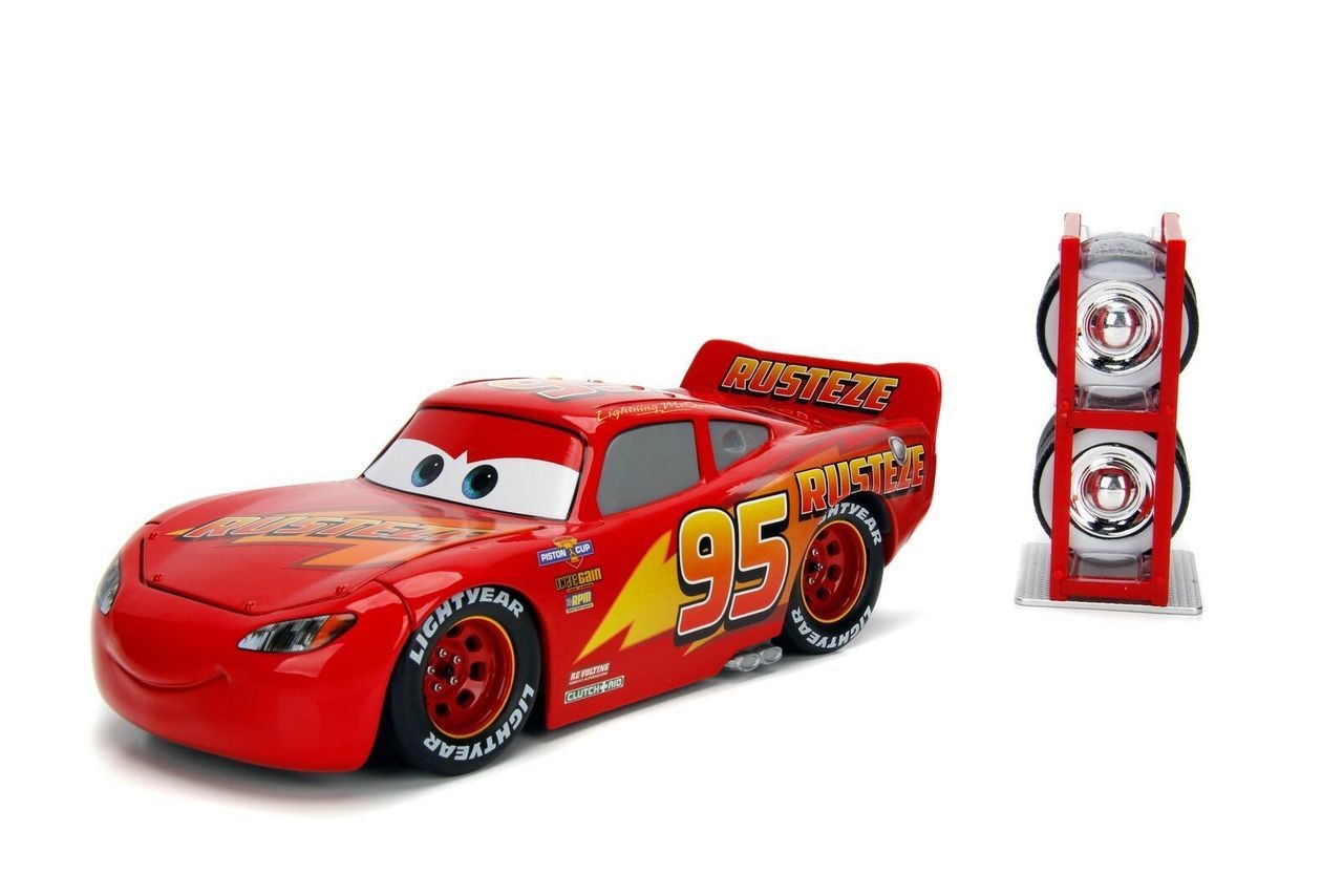 Lightning McQueen Pixar "Cars 3" with extra set of wheels 1:24 - 12610