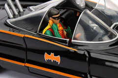 BATMOBILE 1966 with Batman Figure 1:24 - 12947