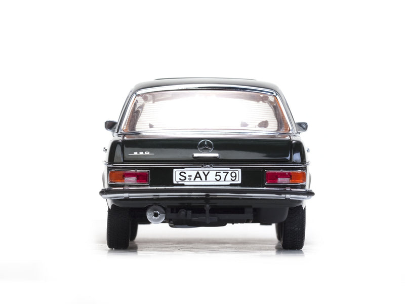 Mercedes-Benz  Strich 8 Saloon 1968 Dunkelolive 1:18 - 16232