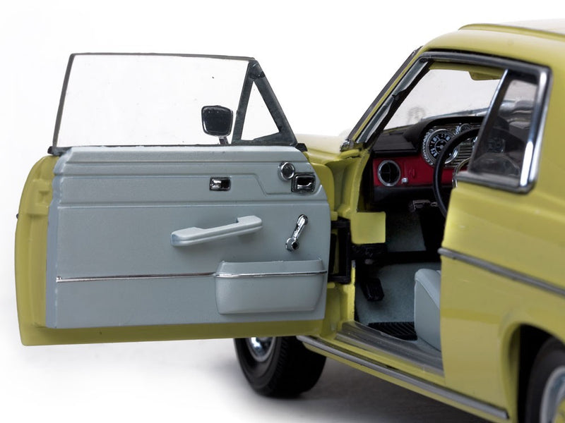Mercedes-Benz  Strich 8 Coupé 1973 Ahorngelb 1:18 - 16372