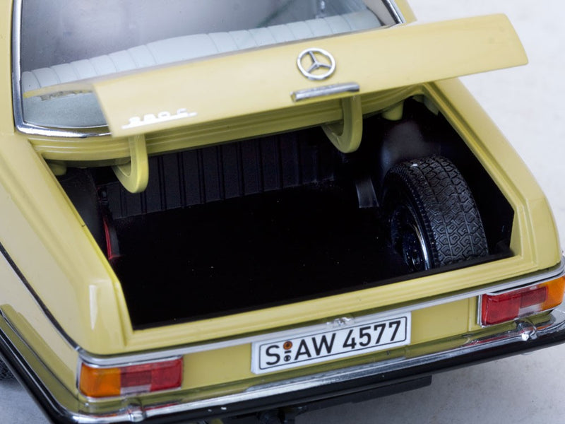 Mercedes-Benz  Strich 8 Coupé 1973 Ahorngelb 1:18 - 16375