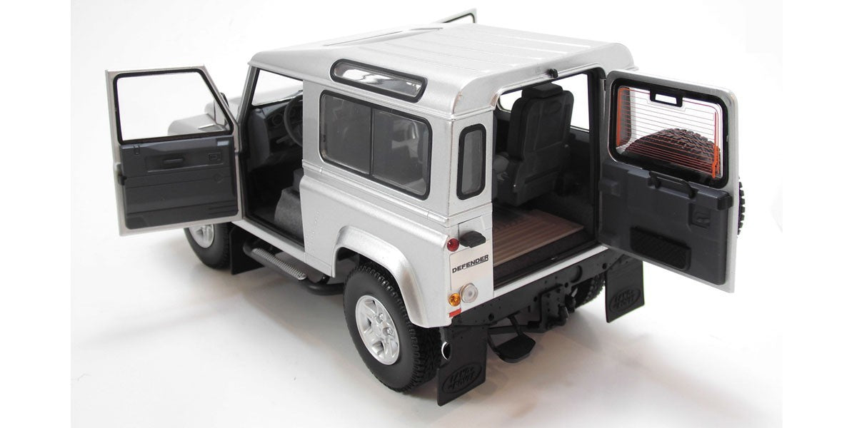 Land Rover Defender 90 Indus silver 1:18 - 16612
