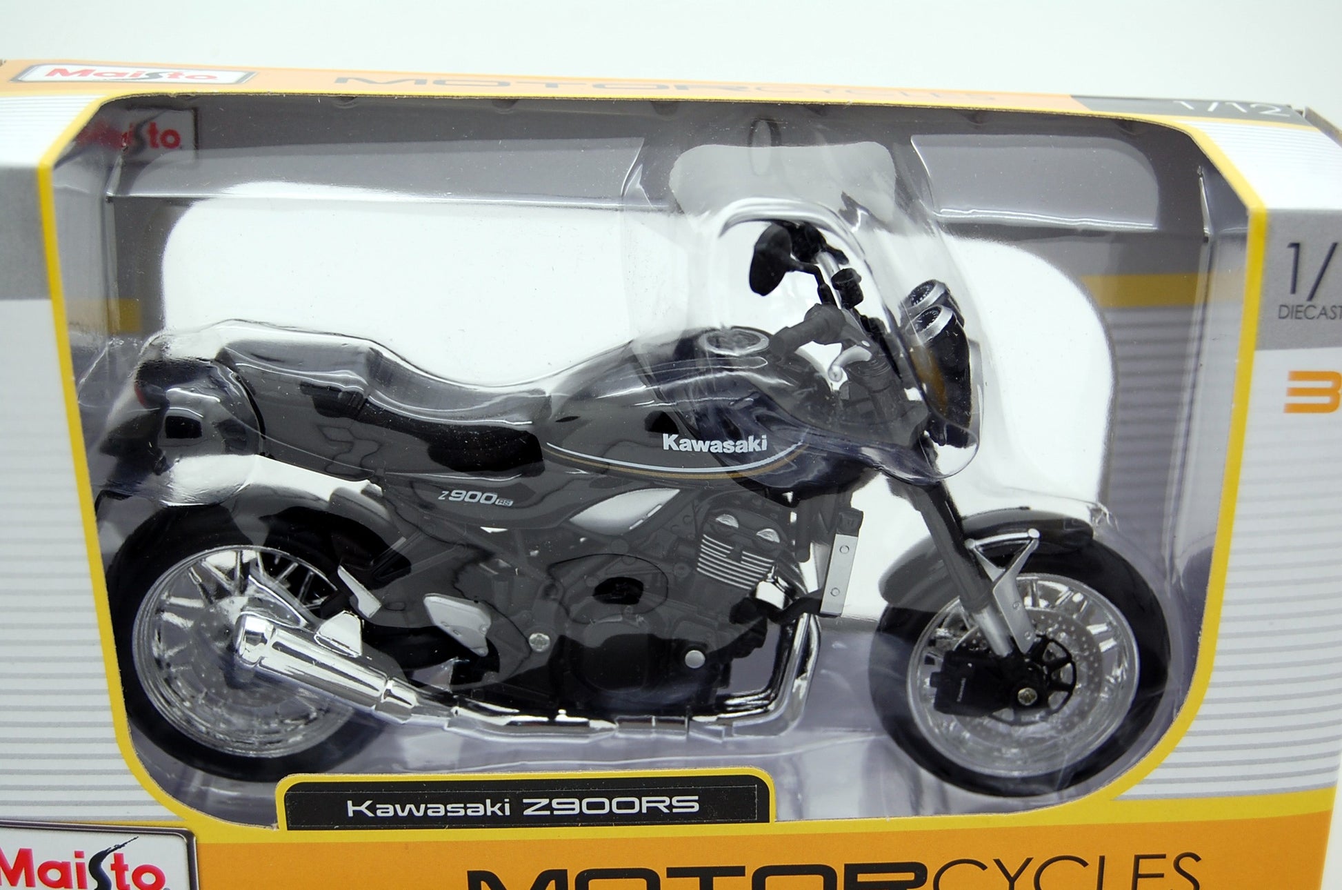 Kawasaki Z900RS Black 1:12 - 17832
