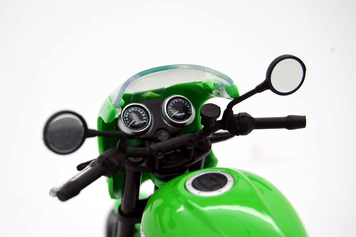 Kawasaki Z900RS Cafe Green 1:12 - 17851