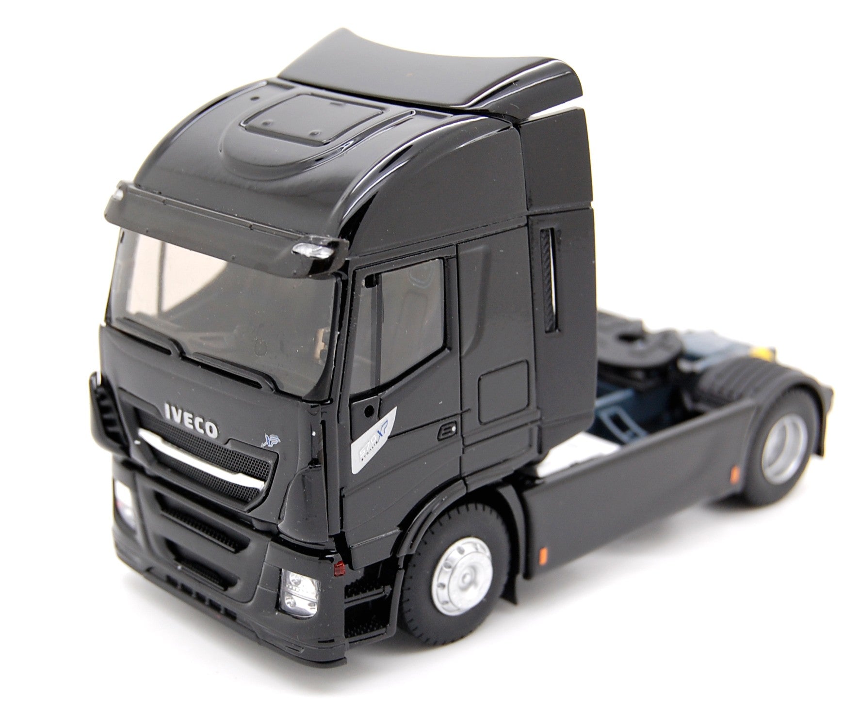 Iveco Stralis 570 XP 2016 Brillant Black Tractor Truck 2-Assi 1:43 - 18926