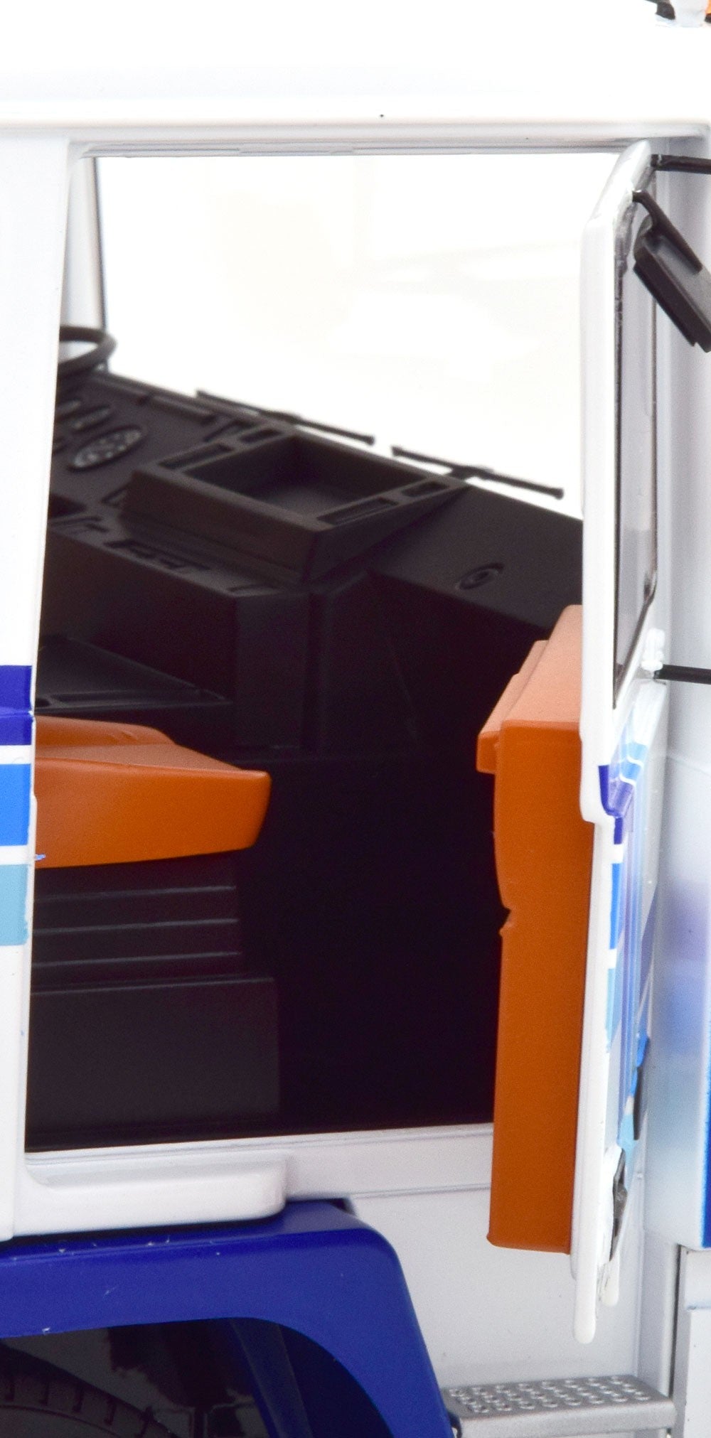 Volvo F12 1977 White - Blue 1:18 - 19461