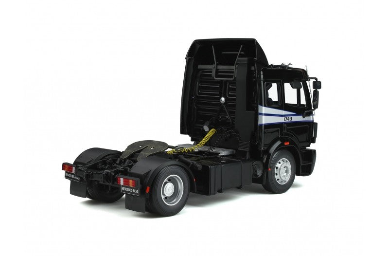 Mercedes-Benz SK 1748 1990 Schwarz black 1:18 - 19673