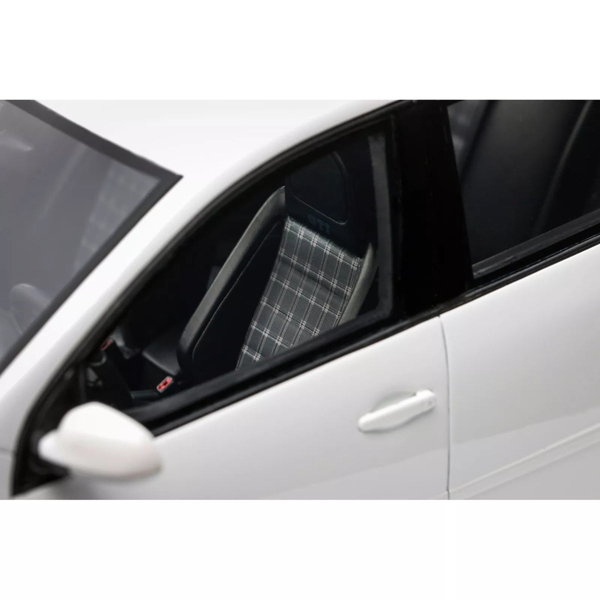 Volkswagen Golf V GTI Edition 30 2007 Candy White LB9A 1:18-11