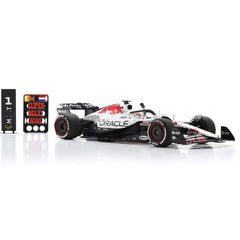 Red Bul Racing RB21 Japanese GP 2025 Max Verstappen + Pit Board 1:18-2
