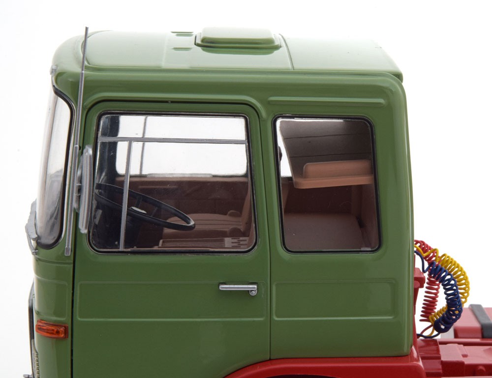 MAN 16304 F7 1972 Light Green - Red 1:18 - 20138