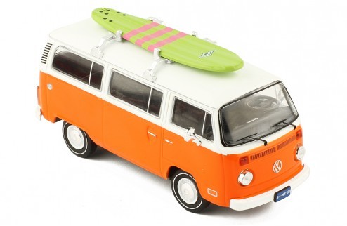Volkswagen Kombi T2 Kimbi 1975 arancio-bianco con Surf 1:43 - 20224