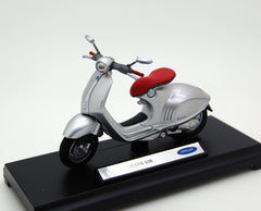 Vespa Piaggio 946 2015 silver 1:18 - 22971