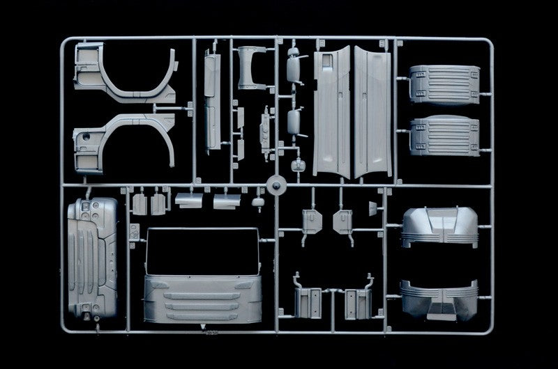 Scania R730 V8 Streamline “Silver Griffin” Kit 1:24 - 23656