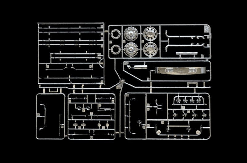 Scania R730 V8 Streamline “Silver Griffin” Kit 1:24 - 23658