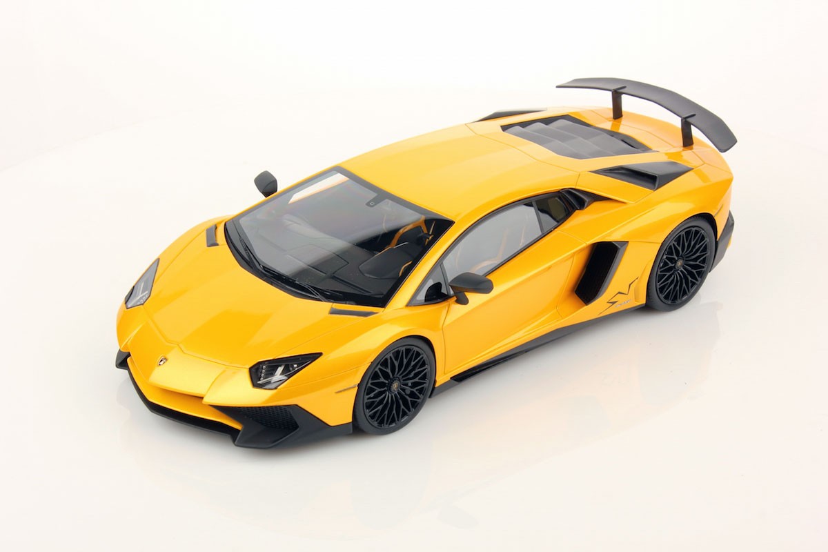 Lamborghini Aventador LP 750-4 2015 Superveloce New Giallo Orion 1:18 - 23979