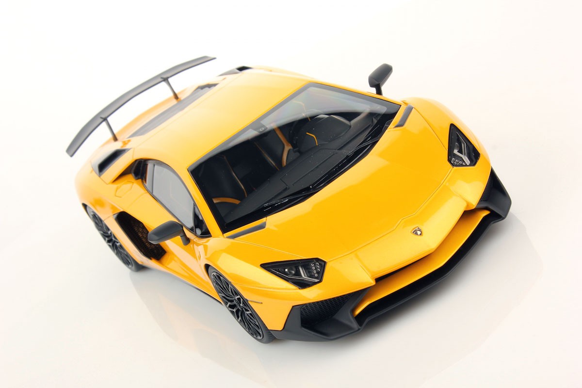 Lamborghini Aventador LP 750-4 2015 Superveloce New Giallo Orion 1:18 - 23981