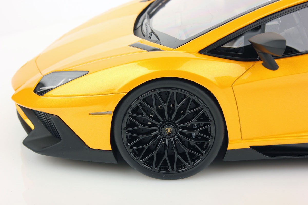 Lamborghini Aventador LP 750-4 2015 Superveloce New Giallo Orion 1:18 - 23983