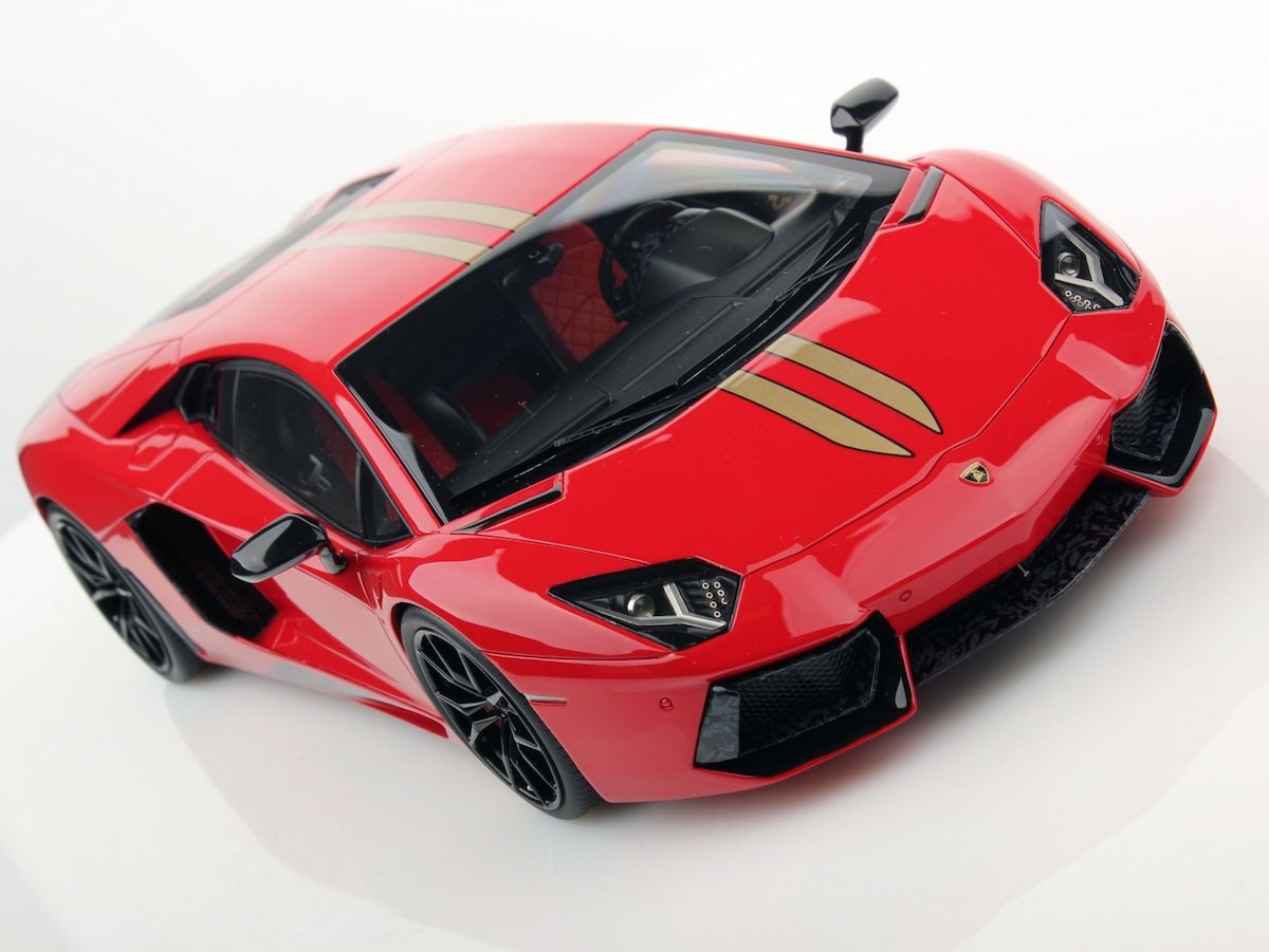 Lamborghini Aventador LP 700-4 2012 Rosso Metallizzato 1:18 - 24005