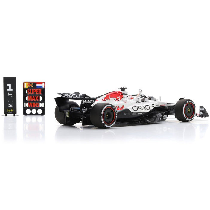 Red Bul Racing RB21 Japanese GP 2025 Max Verstappen + Pit Board 1:18-3