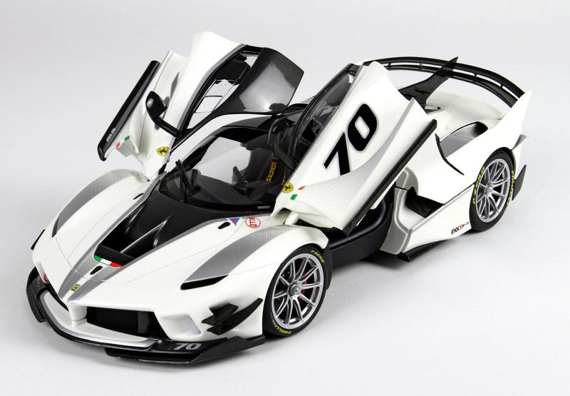 Ferrari FXX K Evo Presentazione 70 white stripes black 1:18 - 26886