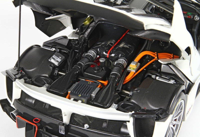 Ferrari FXX K Evo Presentazione 70 white stripes black 1:18 - 26890