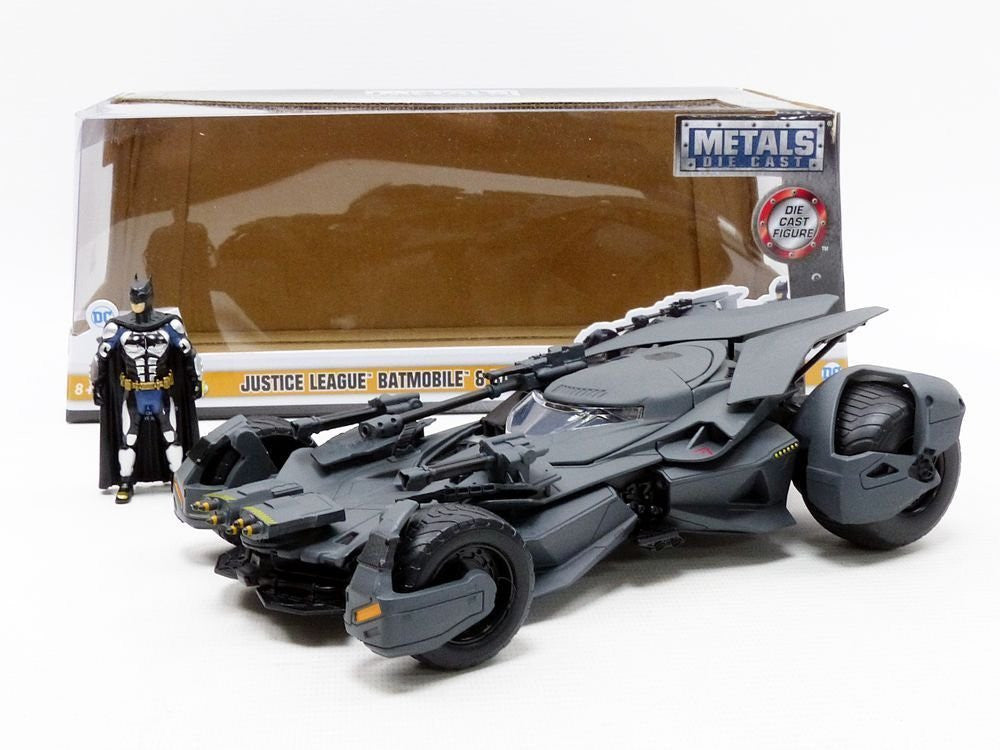 Batmobile 2017 with Batman Figure 1:24 - 2974