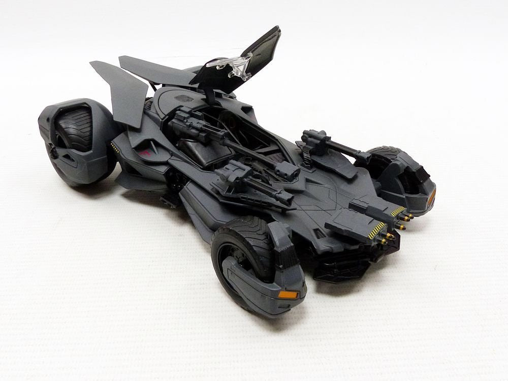 Batmobile 2017 with Batman Figure 1:24 - 2975