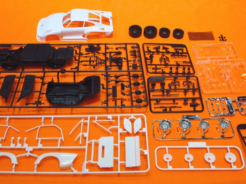 Porsche 935 K2 DRM 1977 Kit 1:24 - 30654