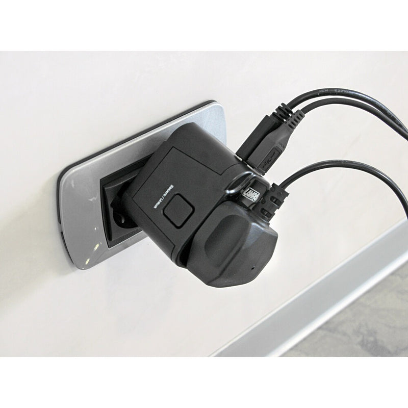 Travel Mate Elite adattatore universale da viaggio + caricatore Usb a 2 porte - 30848