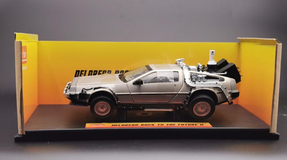 De Lorean DMC  "Back to the Future - Ritorno al Futuro" 1988 Parte II 1:18 - 32310