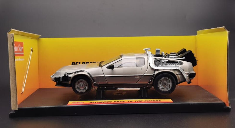 De Lorean DMC "Back to the Future - Ritorno al Futuro" 1985 Parte I 1:18 - 32347