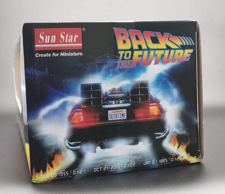 De Lorean DMC "Back to the Future - Ritorno al Futuro" 1985 Parte I 1:18 - 32348